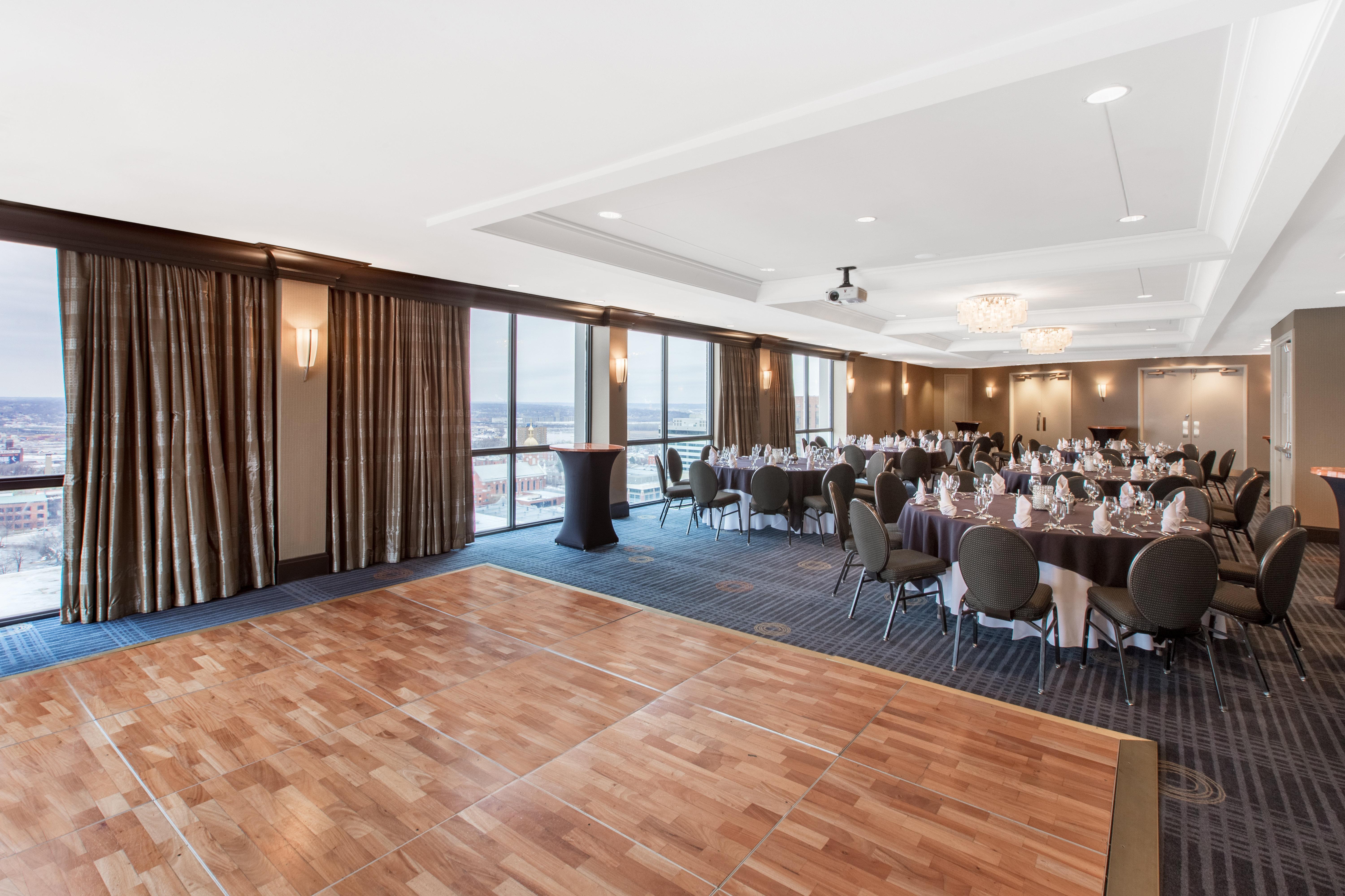 Crowne Plaza Kansas City Downtown By Ihg Exterior photo