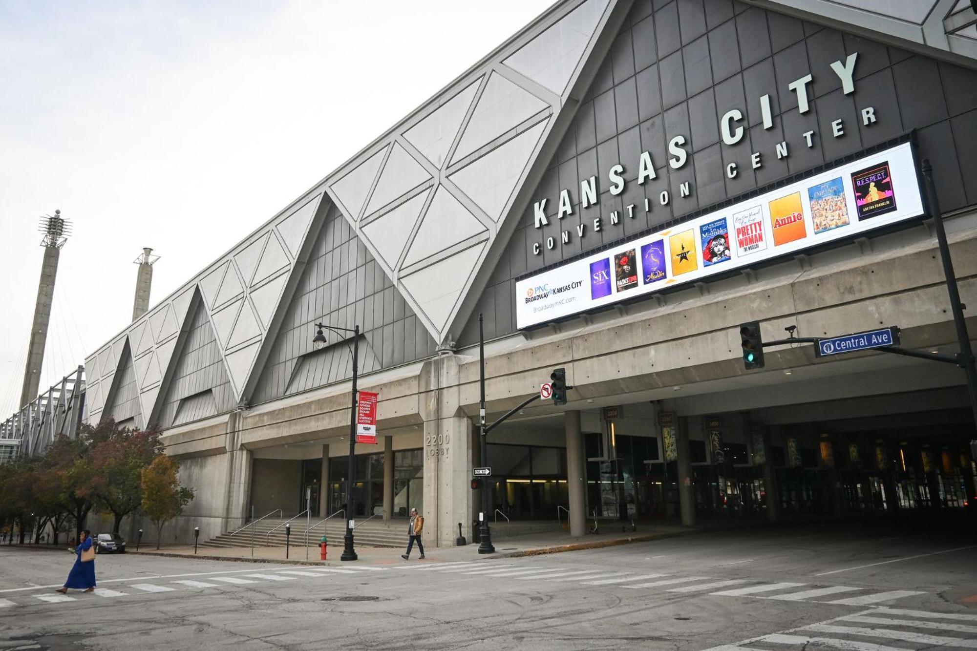 Crowne Plaza Kansas City Downtown By Ihg Exterior photo